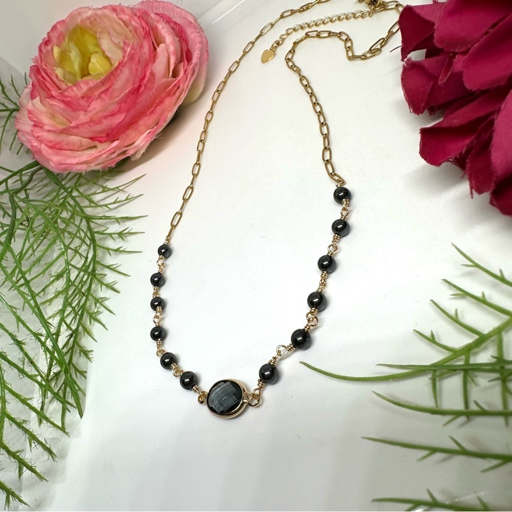 NEW⚜️ Hematite & Smoky Crystal Beaded Necklace - Picture 3 of 5